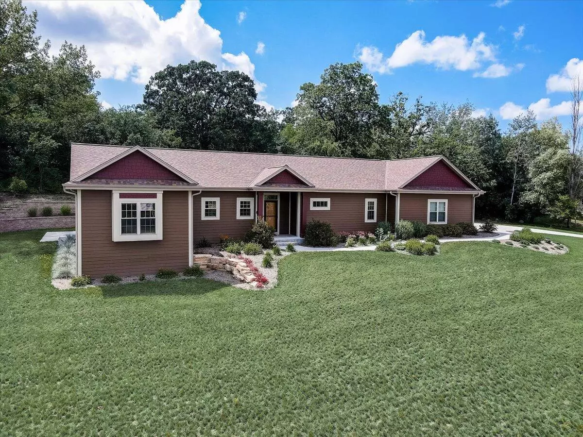 Mukwonago, WI 53149,W321S8865 Leah Way