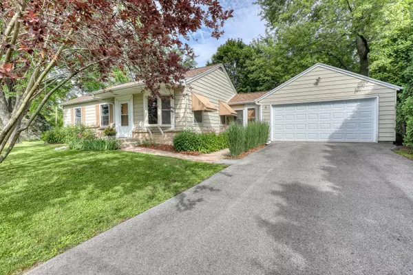 W293N5588 Merton Ave, Merton, WI 53029