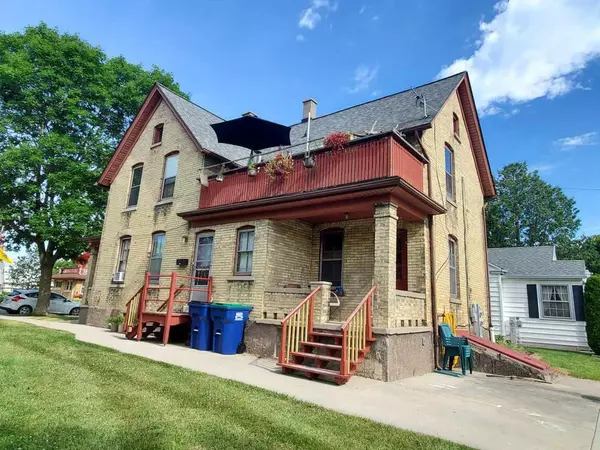 616 N Montgomery St Unit 618, Port Washington, WI 53074