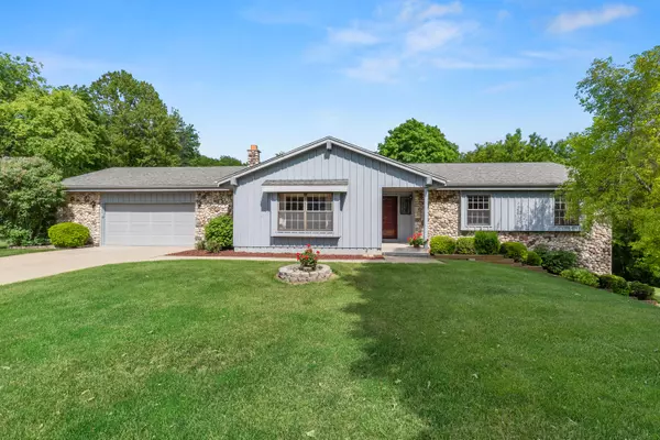 6914 Colt Cir,  Barton,  WI 53090