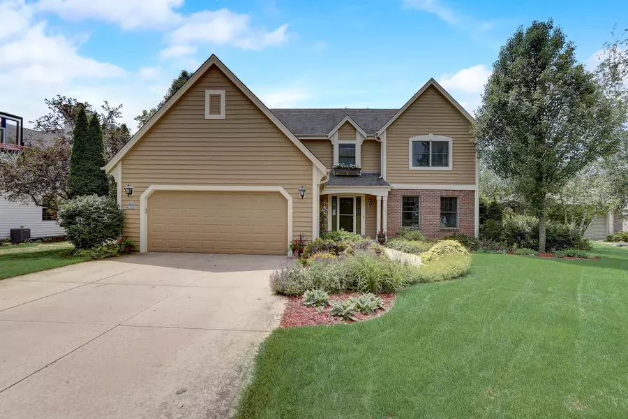 N26W26221 Quail Hollow Rd, Pewaukee, WI 53072