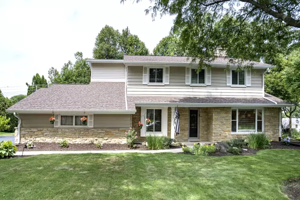 4155 Bexley Dr, Brookfield, WI 53045