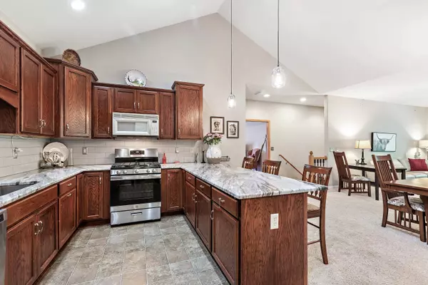 Bristol, WI 53104,7942 Williamsburg Ct Unit 203