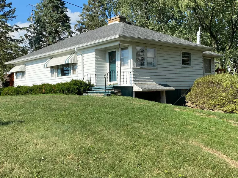 N6124 County Road H, Sugar Creek, WI 53121