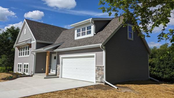 121 Vista Del Parco Rd, Sullivan, WI 53178