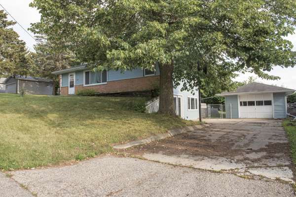 W1373 Hollywood Rd, Bloomfield, WI 53128