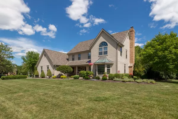 12322 N Woodfield Ct, Mequon, WI 53092
