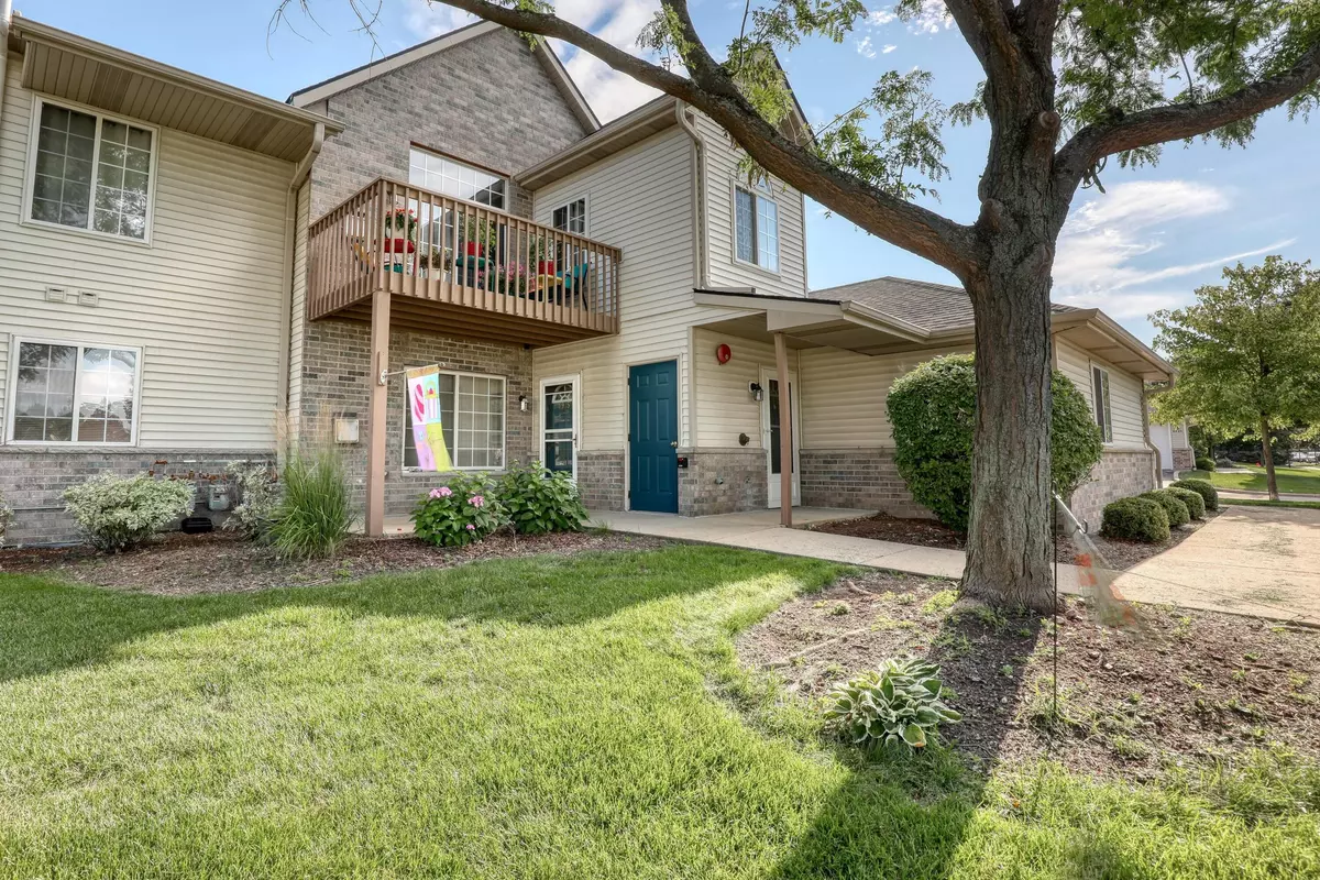 Greenfield, WI 53220,4961 W Maple Leaf Cir