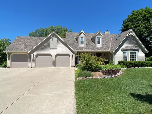 5685 S Golden Rain Ct, New Berlin, WI 53151