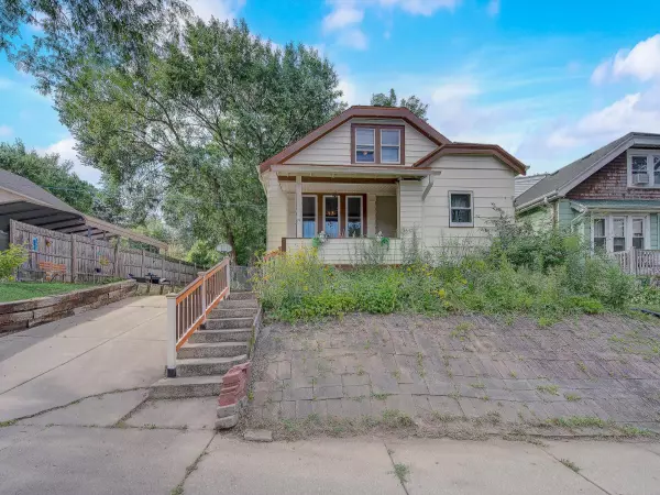 3837 W Mt Vernon Ave, Milwaukee, WI 53208