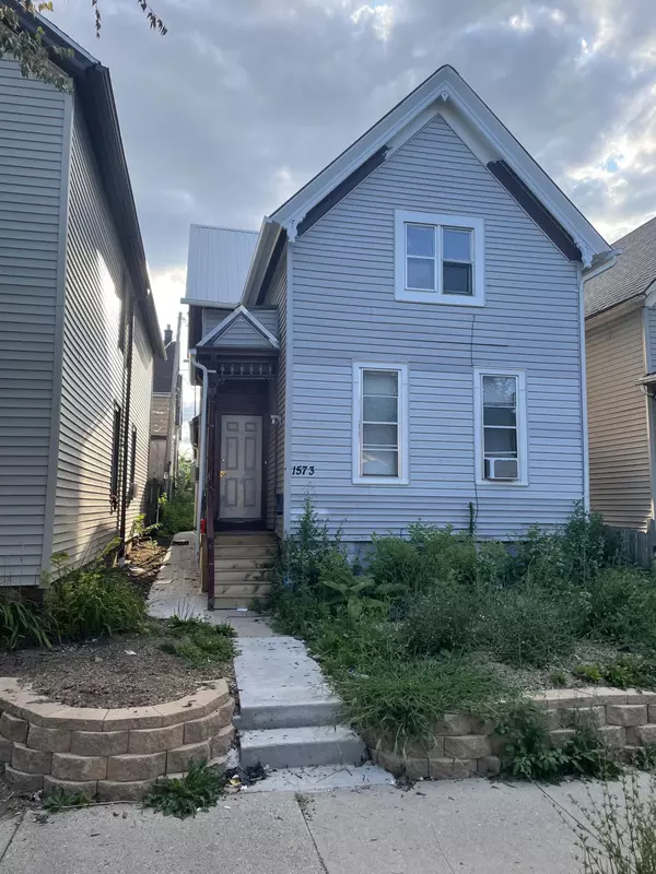 1573 S 3rd St, Milwaukee, WI 53204