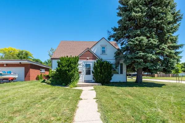 4702 N 91st St, Milwaukee, WI 53225