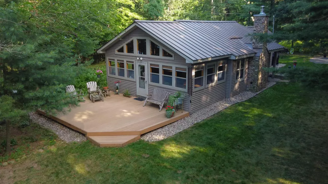 W5683 N Pine Lake Rd, Springwater, WI 54981