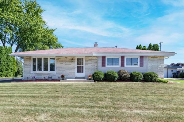 N64W24350 Ivy Ave, Sussex, WI 53089