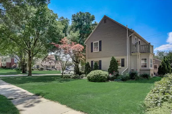 Wauwatosa, WI 53226,9606 Ridge Blvd