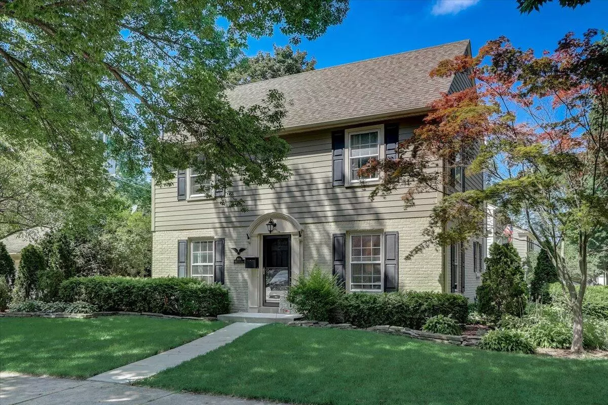 Wauwatosa, WI 53226,9606 Ridge Blvd