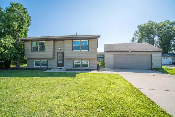 846 Lois Ct, Hartford, WI 53027