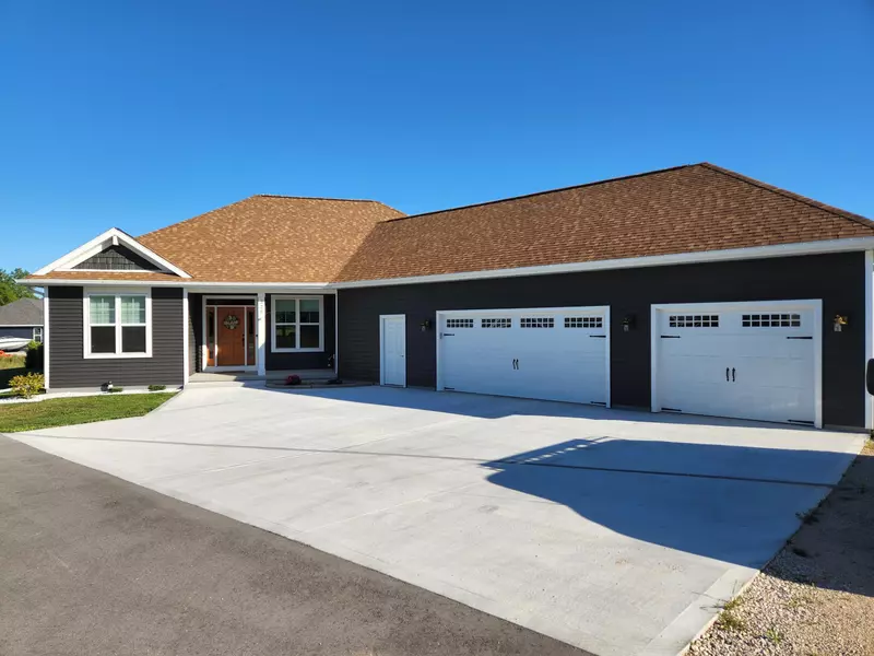 325 Blackberry Dr, Waldo, WI 53093