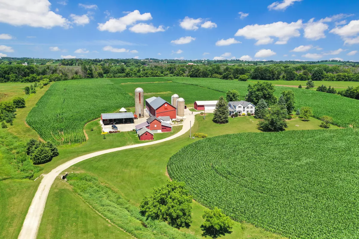 Wayne, WI 53010,6256 Mohawk Rd