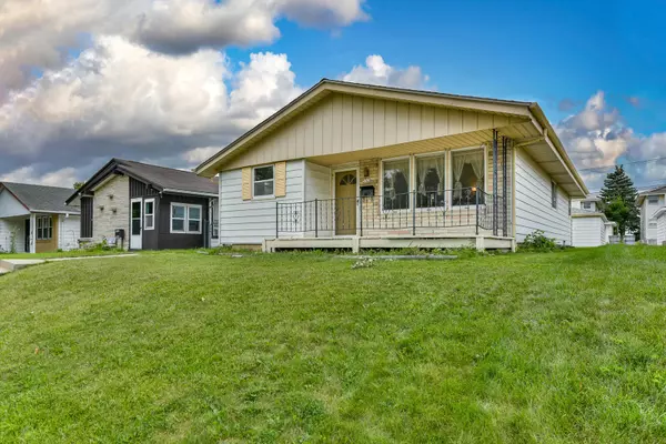 5761 N 98th St, Milwaukee, WI 53225