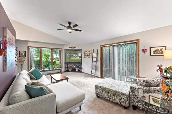 Mukwonago, WI 53149,914 Bay View Cir Unit 73