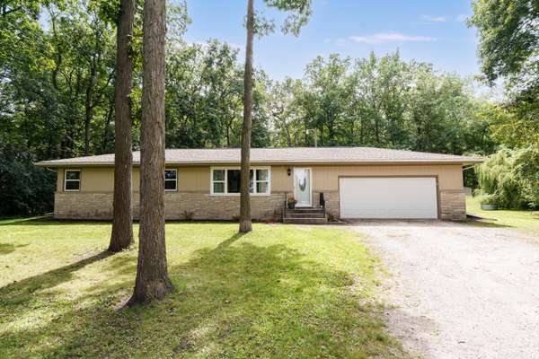 W5414 Lost Arrow Rd, Byron, WI 54937