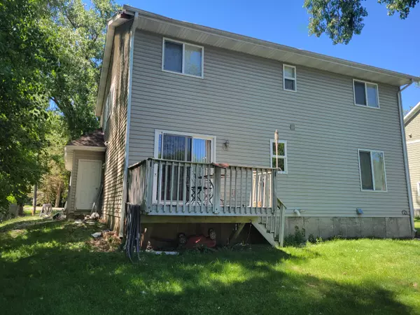 Twin Lakes, WI 53181,922 Bay View Ave