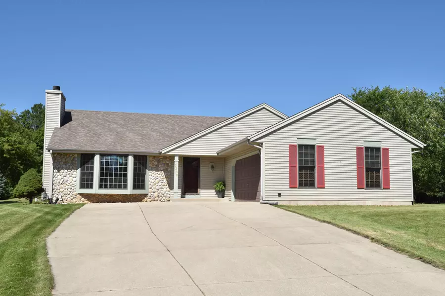 3288 Evergreen Ct, Richfield, WI 53076