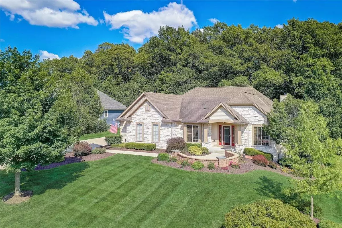 Jackson, WI 53037,3274 Creekwood Cir