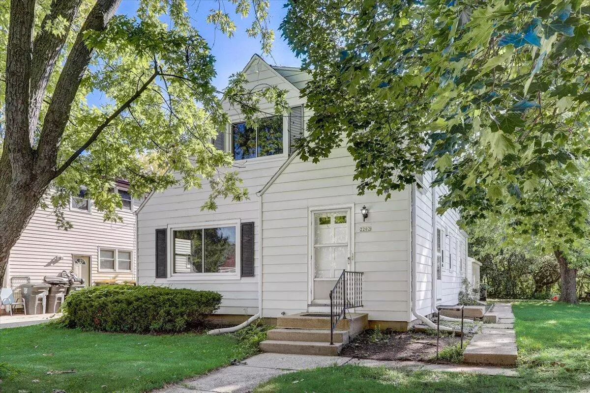 Wauwatosa, WI 53226,2202 N 102nd St