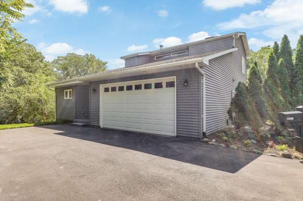 633 9th Ave, Union Grove, WI 53182