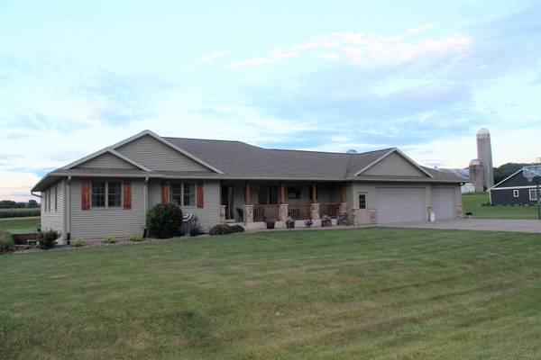 N3082 Crystal Ln, Barre, WI 54601