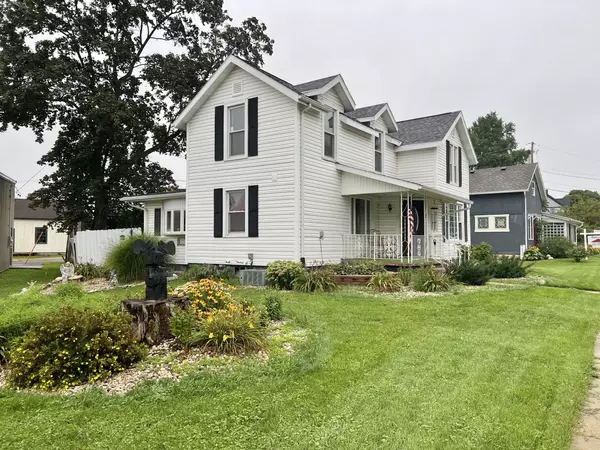 193 Martin St, Sharon, WI 53585