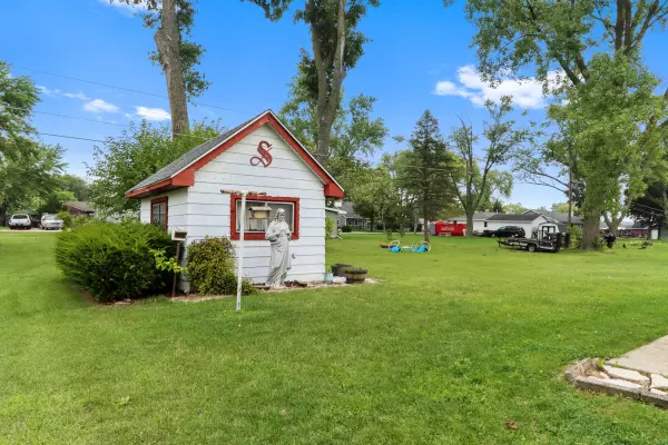 Twin Lakes, WI 53181,1532 Swallow Rd