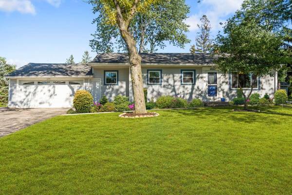 4660 N 149th St,  Brookfield,  WI 53005