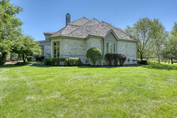 Mequon, WI 53092,4134 W Stonefield Rd