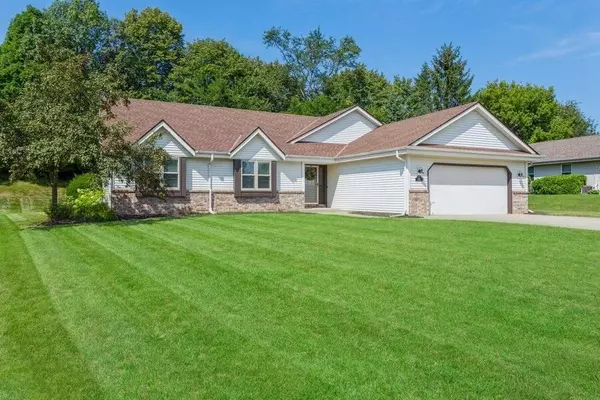 W143N10457 Evergreen Cir, Germantown, WI 53022