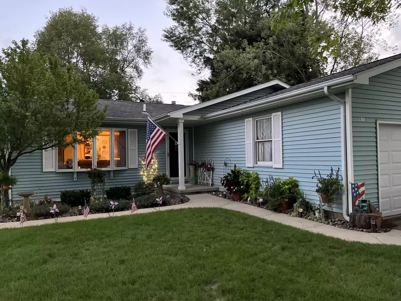 1923 Esch Rd, Twin Lakes, WI 53181