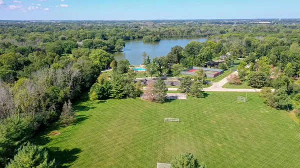 Mequon, WI 53092,3317 W Riviera Ct