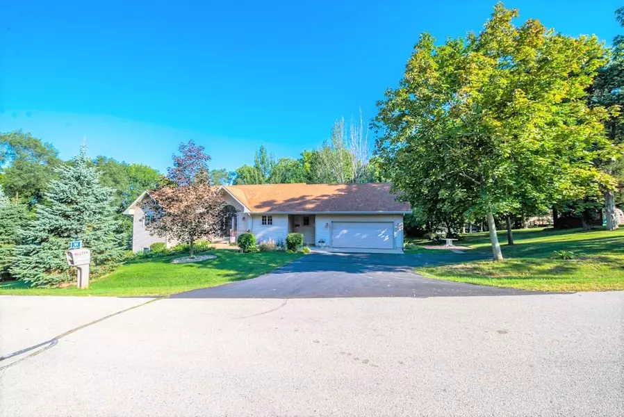 504 Mary Knoll Ct, Twin Lakes, WI 53181