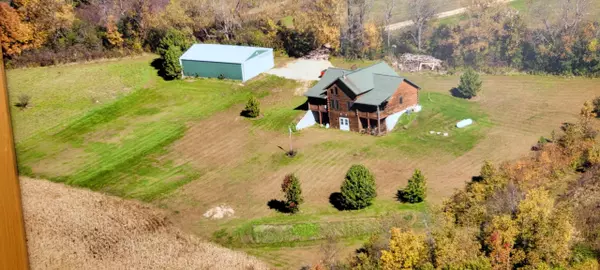 S7629 Rocky Hollow Rd, Kickapoo, WI 54652