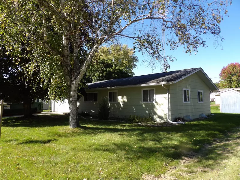 920 Mayer Ln, Mayville, WI 53050