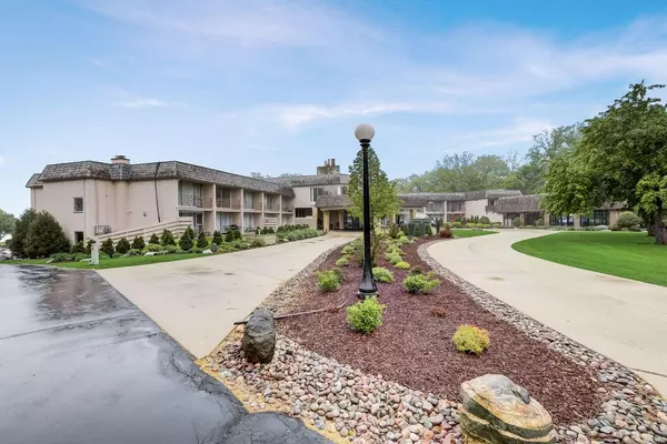 3405 S Browns Lake Dr Unit 7, Burlington, WI 53105