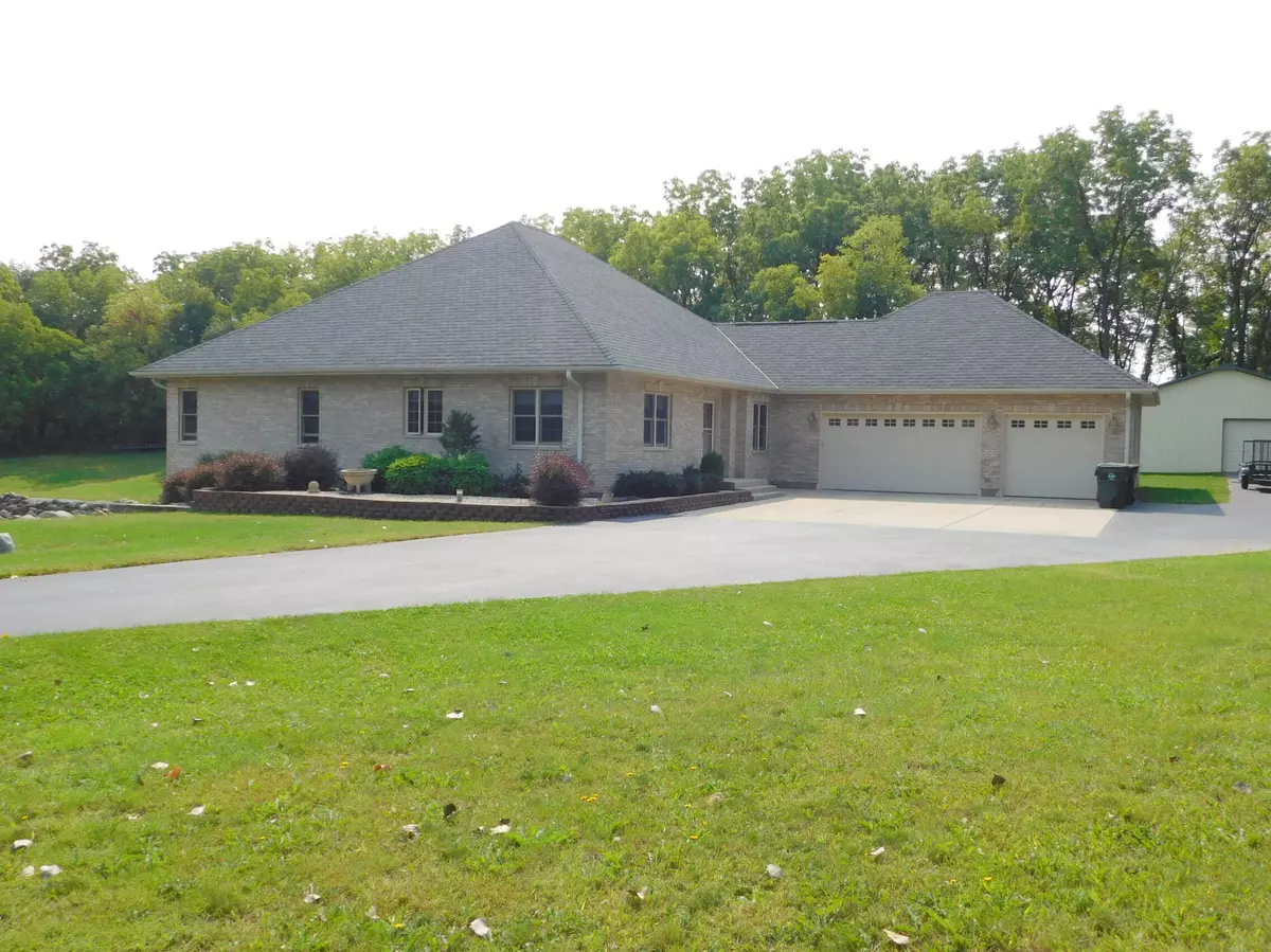 Twin Lakes, WI 53181,241 Christie Ln