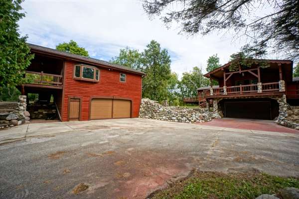 1036 St Augustine Rd, Erin, WI 53033