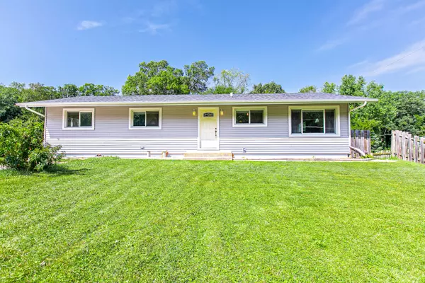 11812 Fox River Rd, Randall, WI 53181