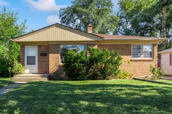 2704 Rapids Dr, Racine, WI 53404