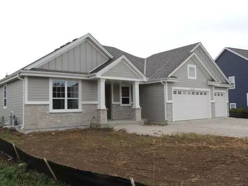 W238N5497 Fieldstone Pass Cir, Sussex, WI 53089