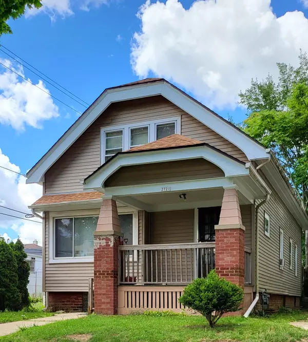 2721 N 52nd St, Milwaukee, WI 53210