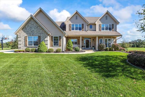 W330S8380 Isabelle Dr, Mukwonago, WI 53149